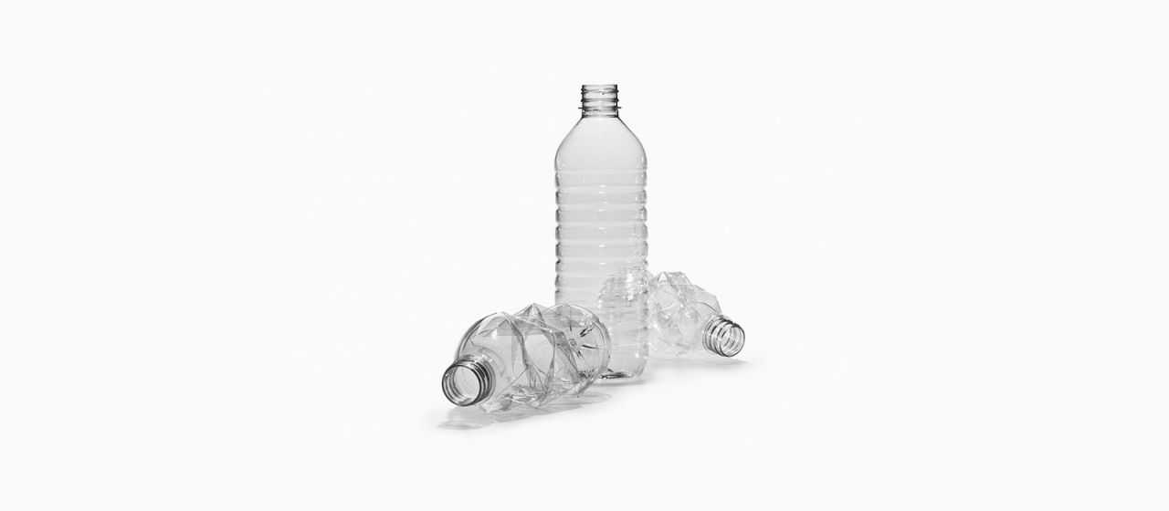 Denne vannflasken kan bli forvandlet til et miljøvennlig møbelstoff.